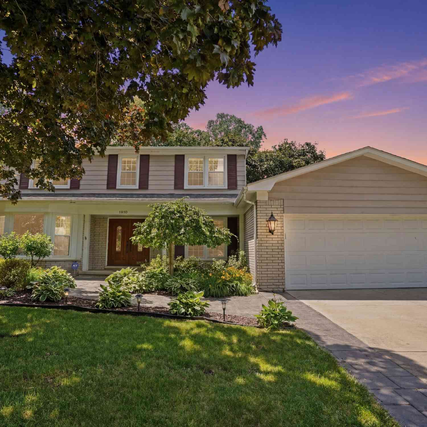 Homes For Sale - 1810 Hickory Bark Lane<br/> Bloomfield Hills, MI 48304