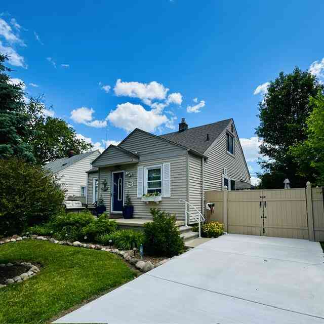 Homes For Sale - 14031 Longtin Street<br/> Southgate, MI 48195