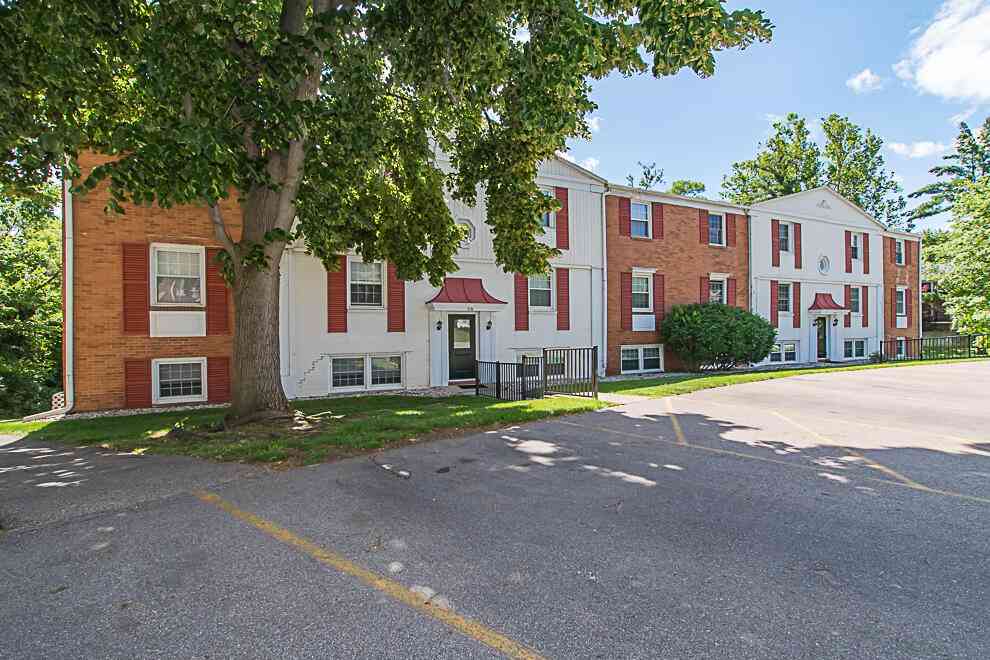 Condo For Sale - 714 Garland Circle #E<br/> Kalamazoo, MI 49008
