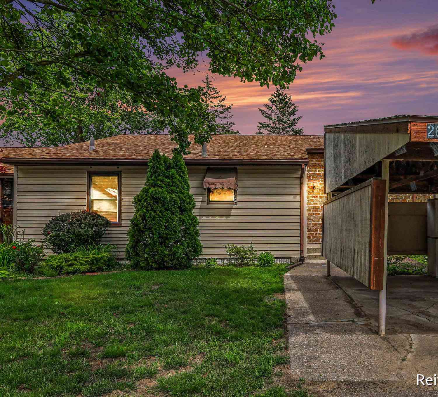 Condo For Sale - 2638 Chatham Woods Drive<br/> Grand Rapids, MI 49546