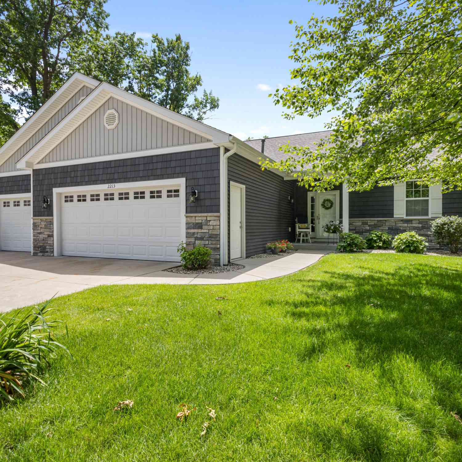 Condo For Sale - 2213 Hunters Pond<br/> Kalamazoo, MI 49048