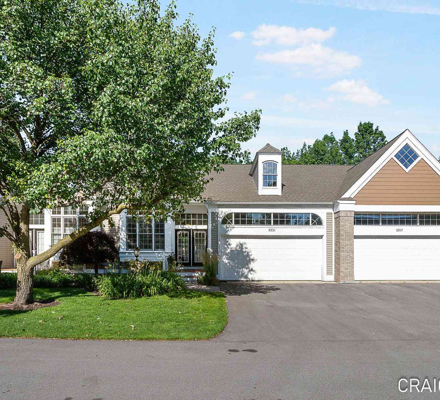 Condo For Sale - 2521 Forest Bluff Drive #27<br/> Grand Rapids, MI 49546
