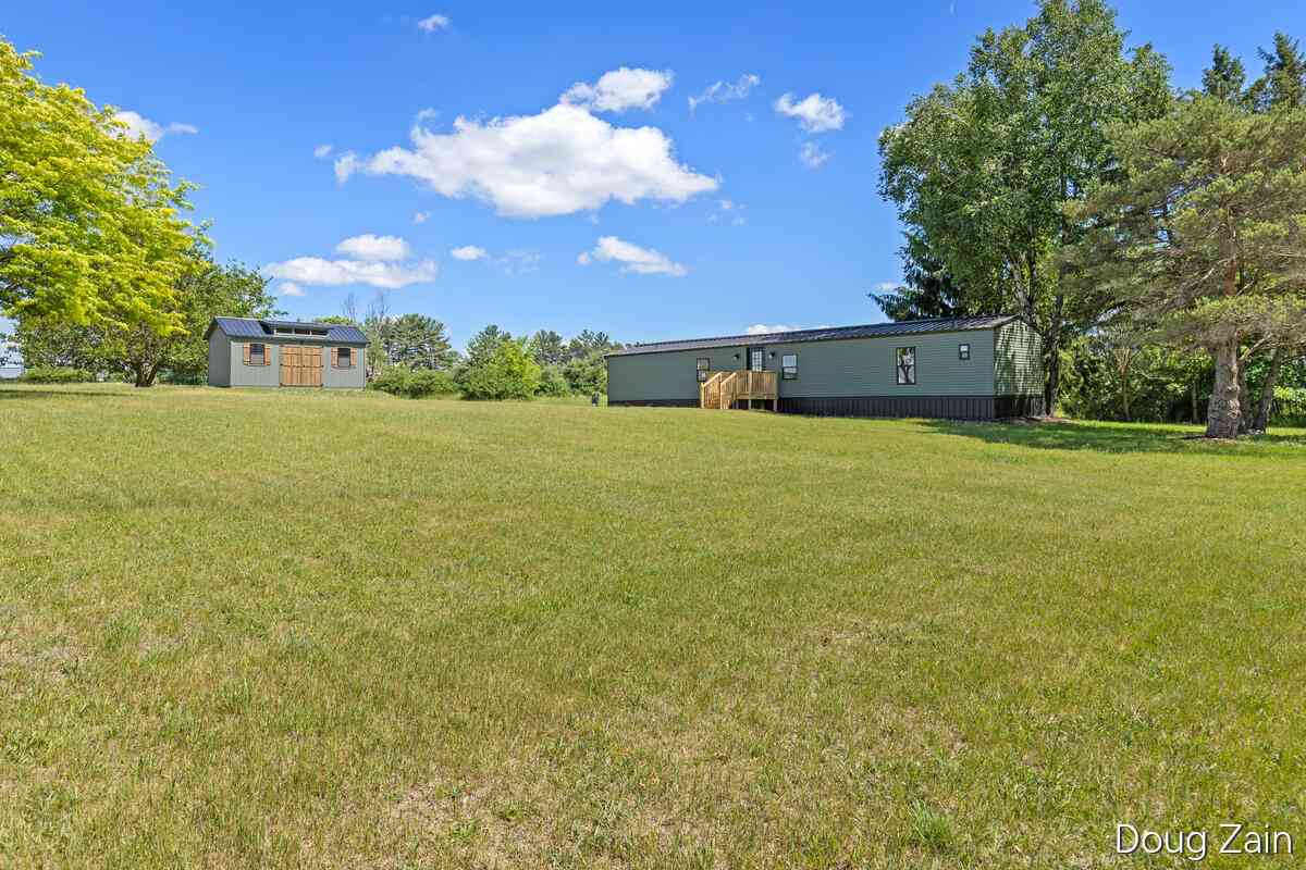 Mobile Home For Sale - 1595 N County Line Road<br/> Six Lakes, MI 48886