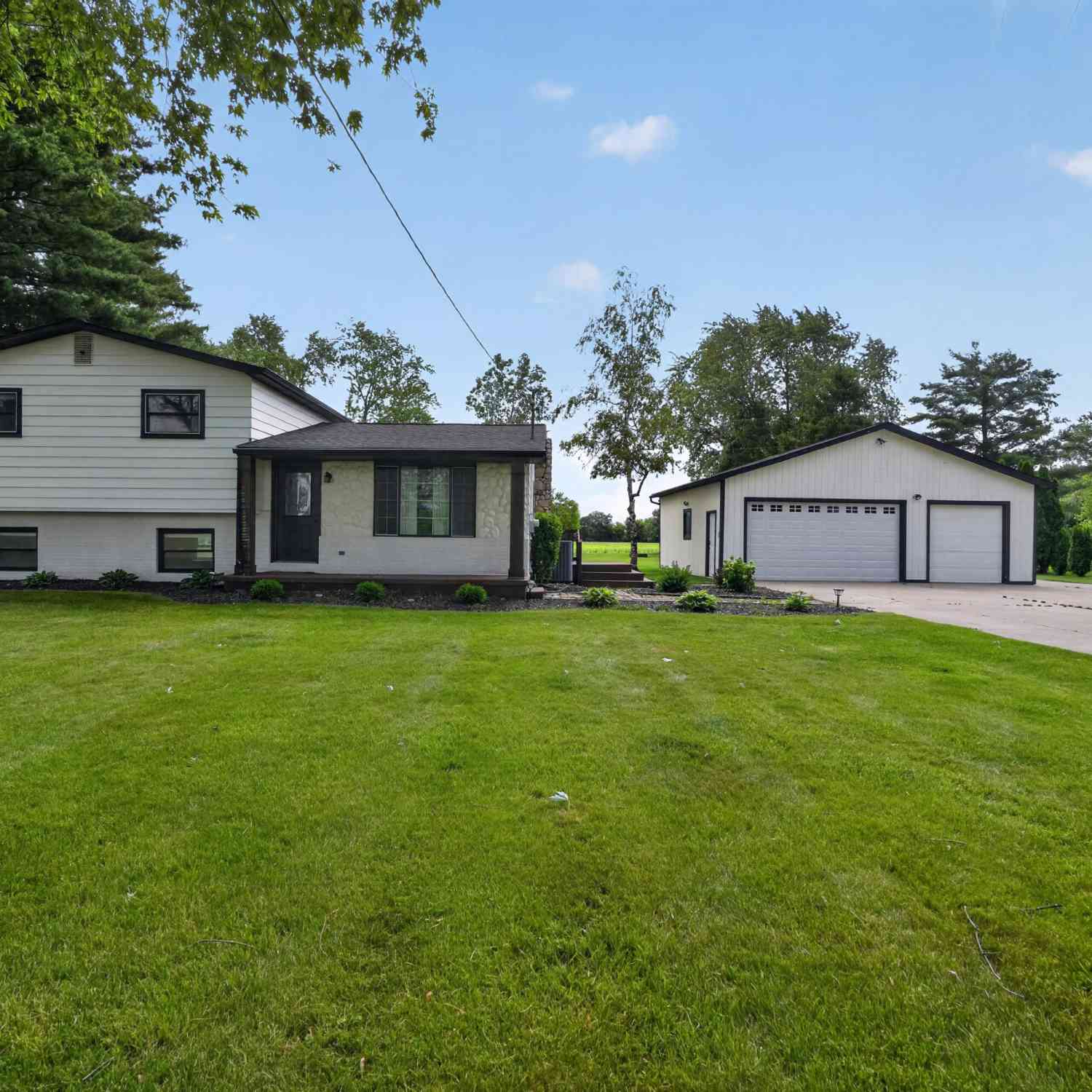 Homes For Sale - 3371 Van Vleet Road<br/> Swartz Creek, MI 48473