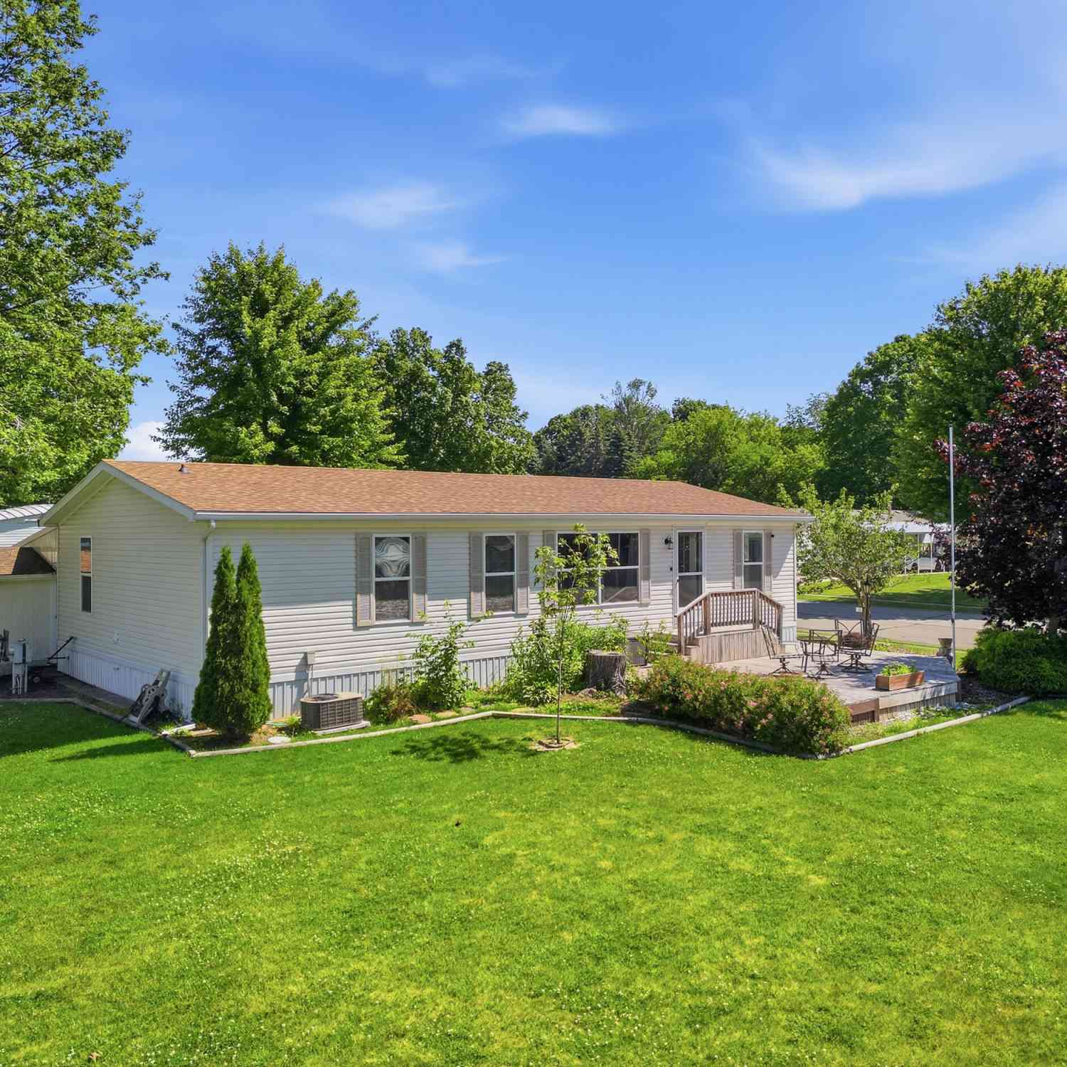 Mobile Home For Sale - 45 Pecan Avenue<br/> Cedar Springs, MI 49319
