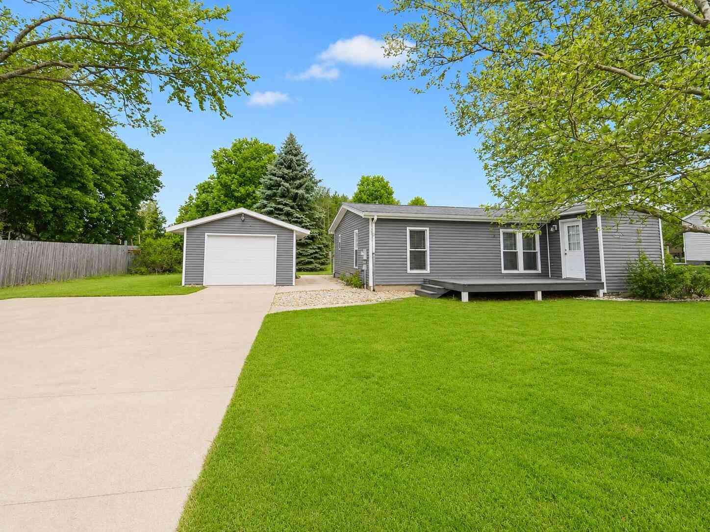 Mobile Home For Sale - 611 Connie Avenue<br/> Fremont, MI 49412