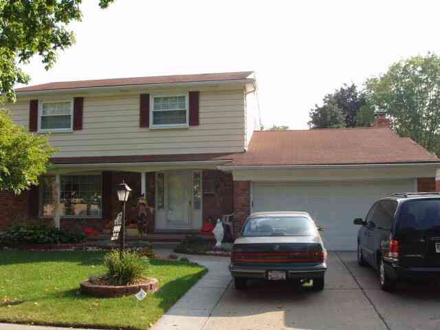 Homes For Sale - 14140 Hubbard Street<br/> Livonia, MI 48154
