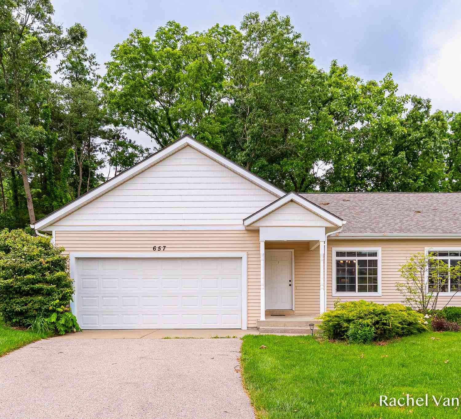 Condo For Sale - 657 Wren Court #5<br/> Middleville, MI 49333