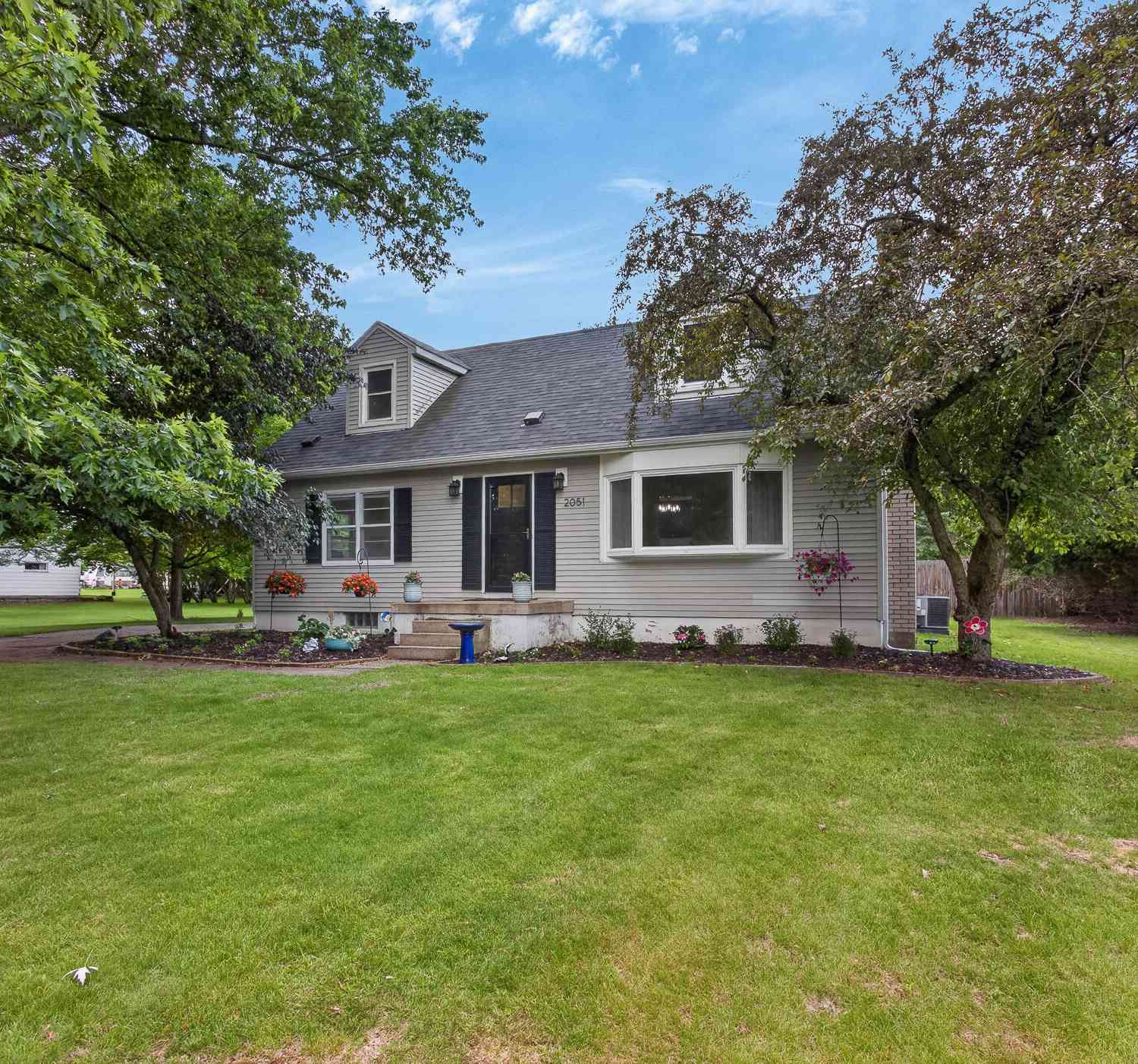 Homes For Sale - 2051 Nolan Avenue<br/> Grand Rapids, MI 49534