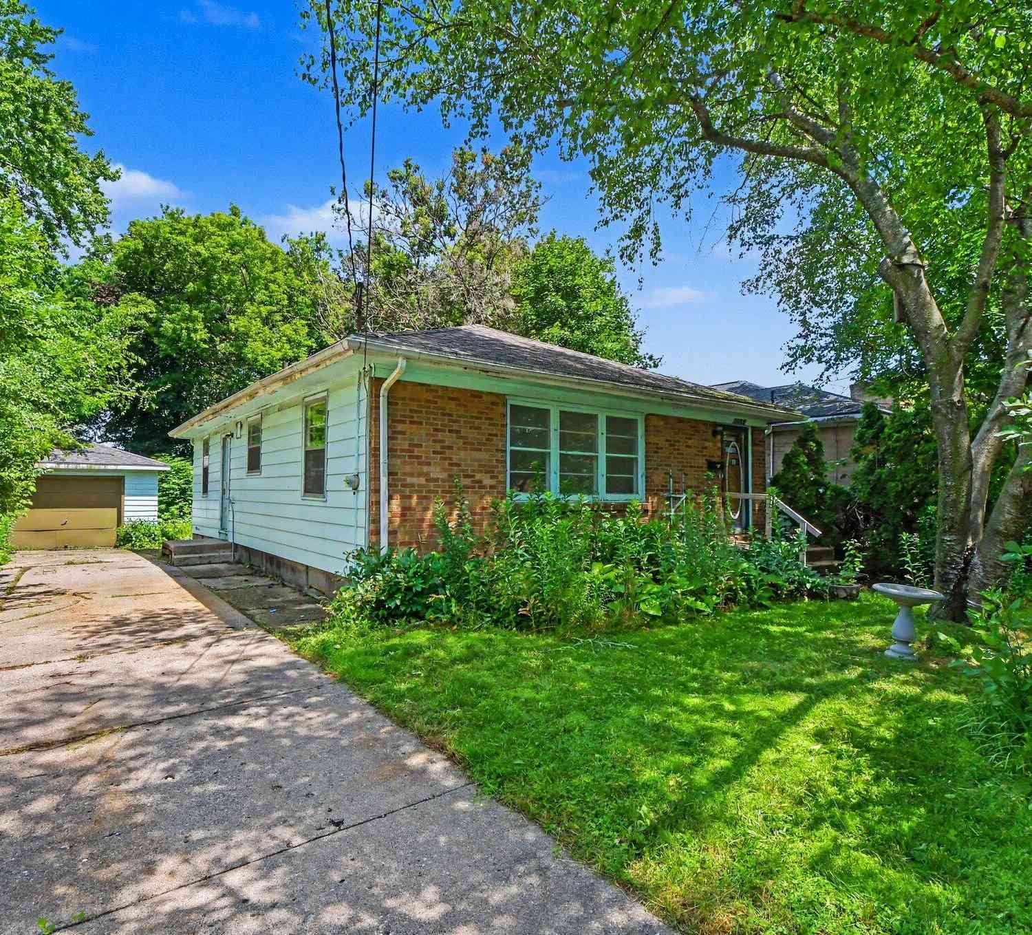 Homes For Sale - 1057 Lyon Street<br/> Grand Rapids, MI 49503