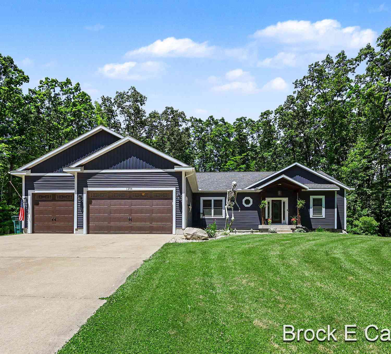 Homes For Sale - 1294 Tall Tree Lane<br/> Muskegon, MI 49445