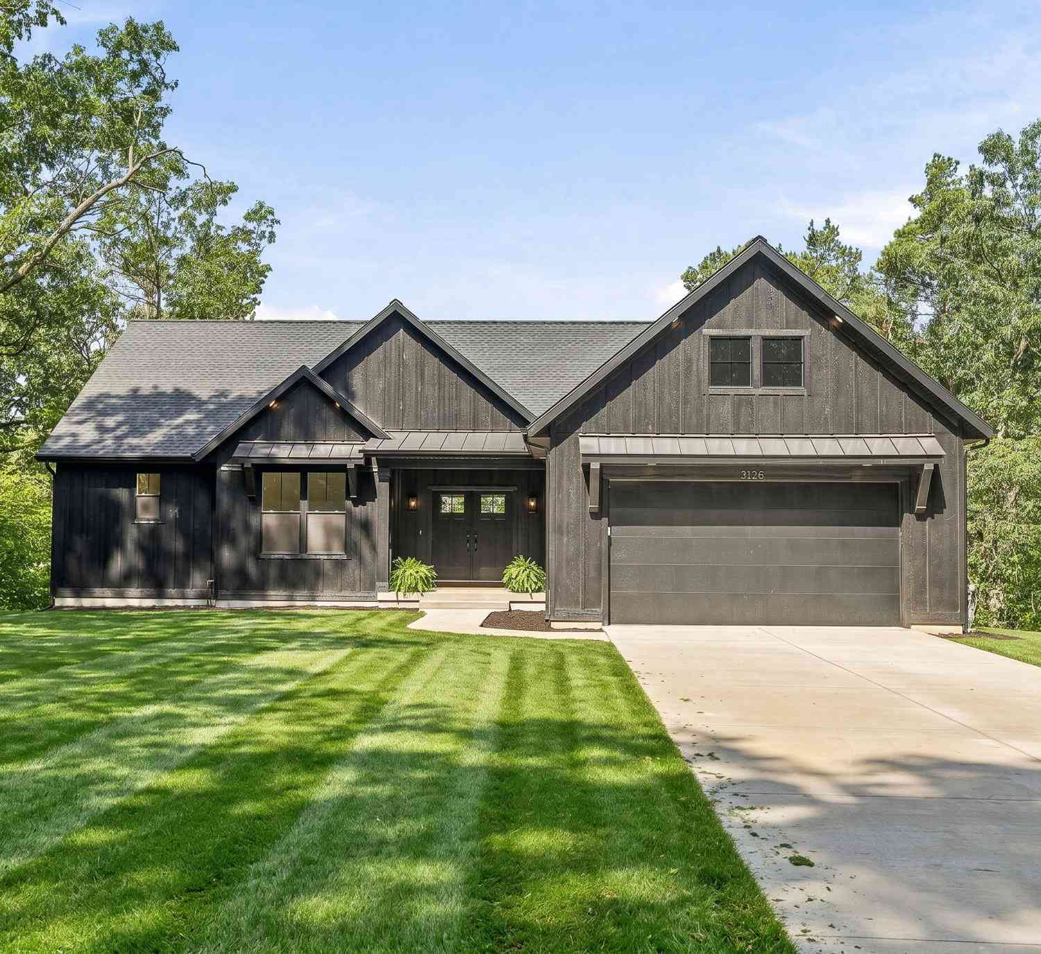 Homes For Sale - 3126 Red Oak Drive<br/> Saugatuck, MI 49453