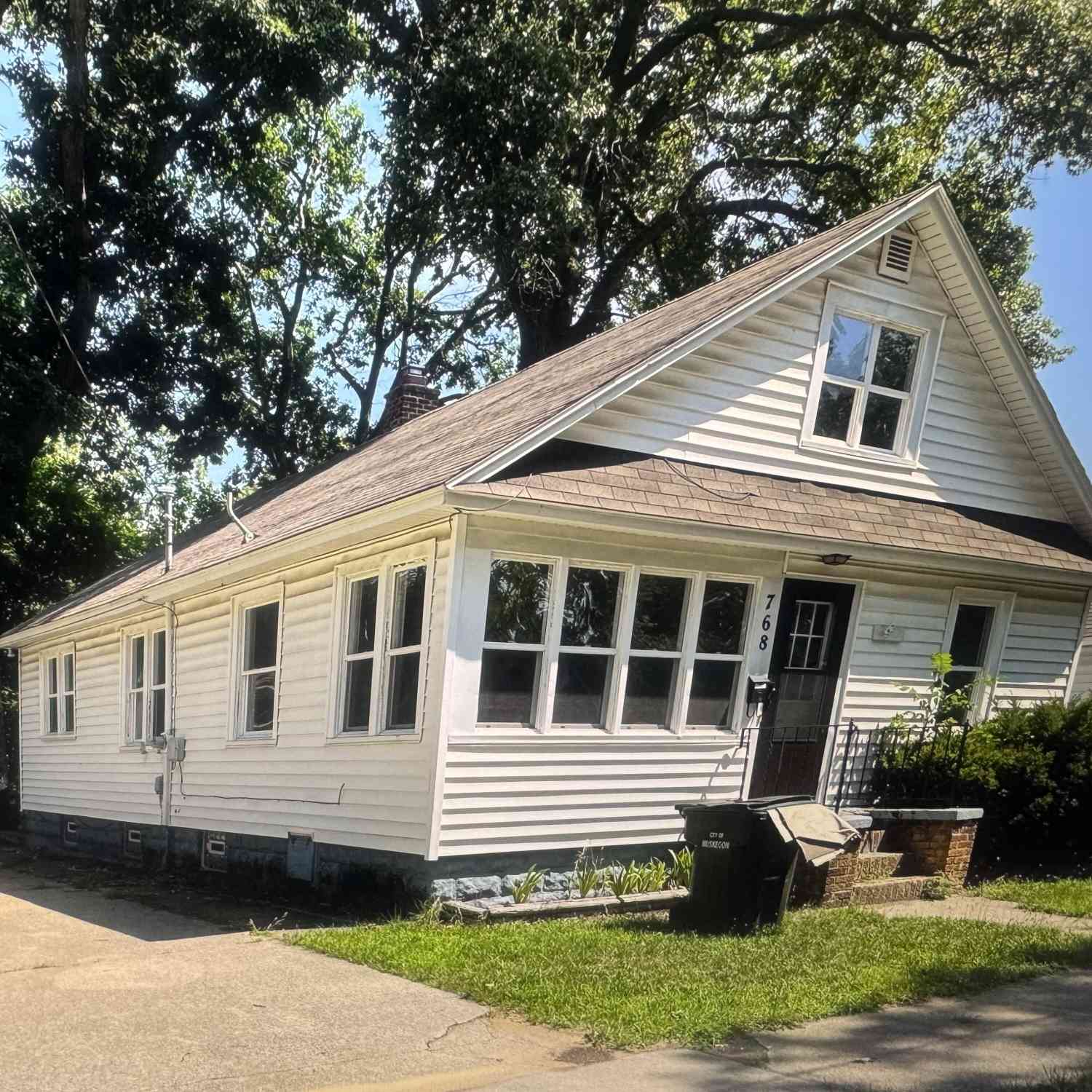 Homes For Sale - 768 Hill Avenue<br/> Muskegon, MI 49442