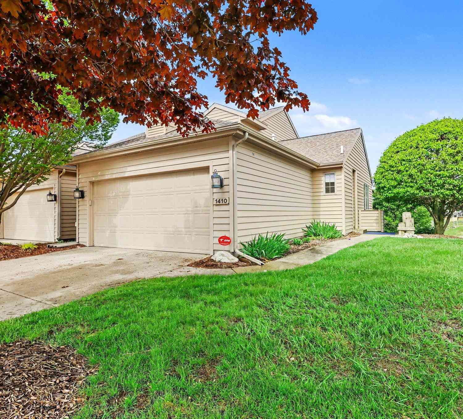 Condo For Sale - 1410 E Harbour Towne Circle # 12<br/> Muskegon, MI 49441