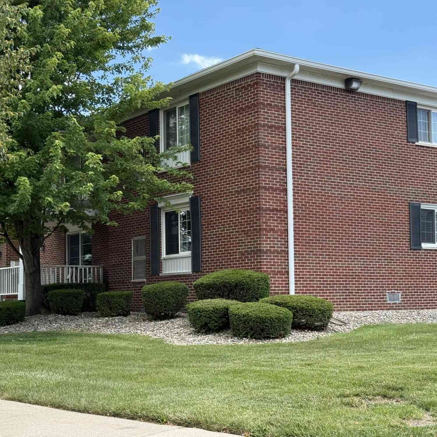 Condo For Sale - 1749 Monticello Street #E4<br/> Wayne County, Trenton, MI 48183