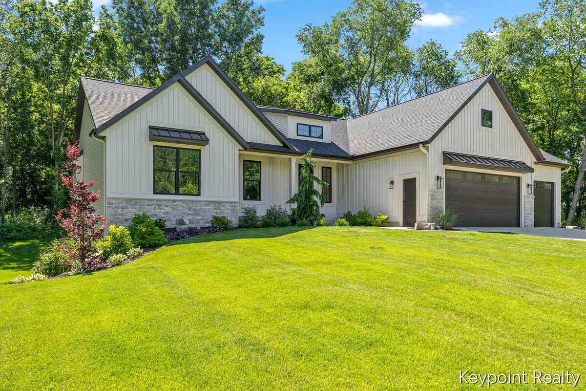 Homes For Sale - 4548 Winding Creek Lane<br/> Zeeland, MI 49464