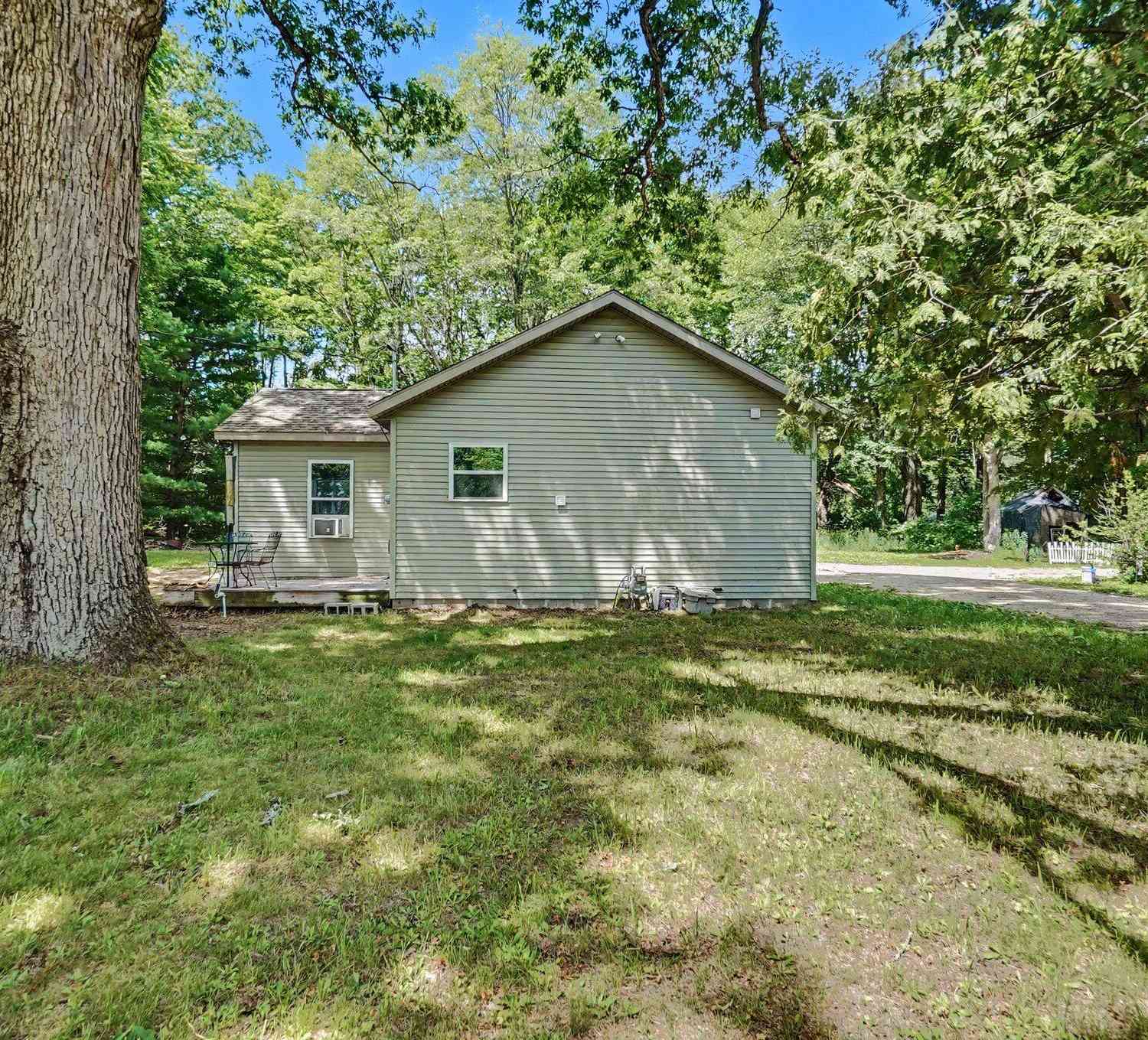 Homes For Sale - 1147 S Bingham Avenue<br/> White Cloud, MI 49349