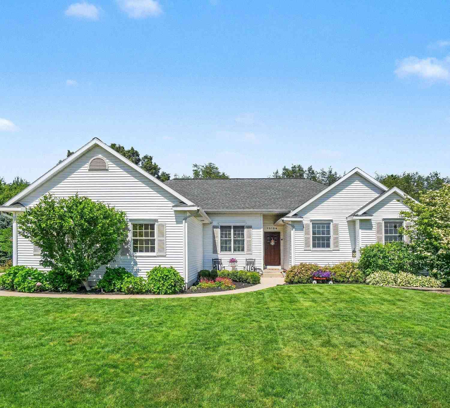 Homes For Sale - 13154 Acacia Drive<br/> Grand Haven, MI 49417