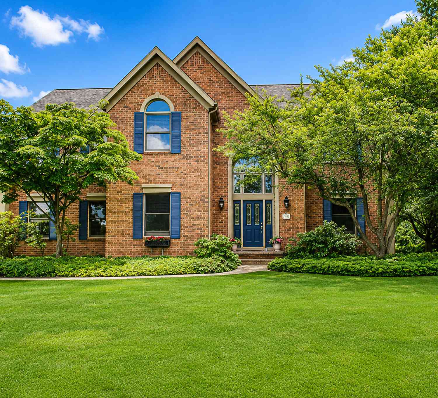 Homes For Sale - 7494 Bridle Path Court<br/> Kent County, Ada, MI 49301
