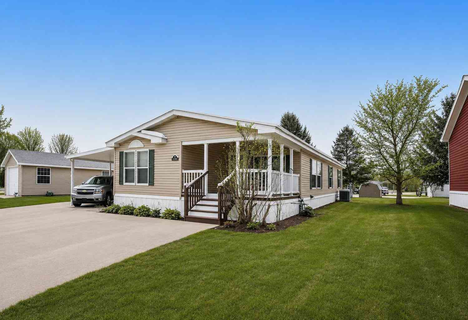 Mobile Home For Sale - 13749 Bluebell Lane<br/> Cedar Springs, MI 49319
