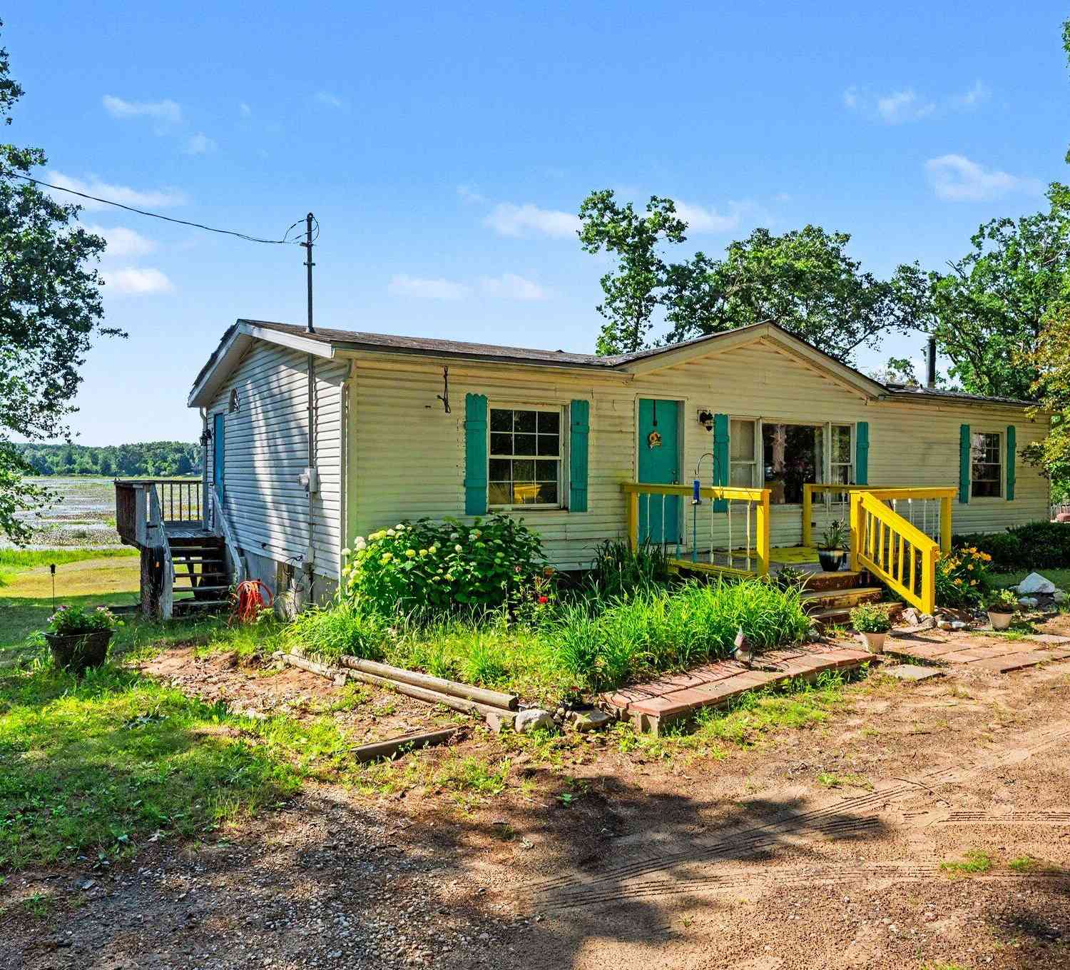 Mobile Home For Sale - 4729 118th Avenue<br/> Fennville, MI 49408