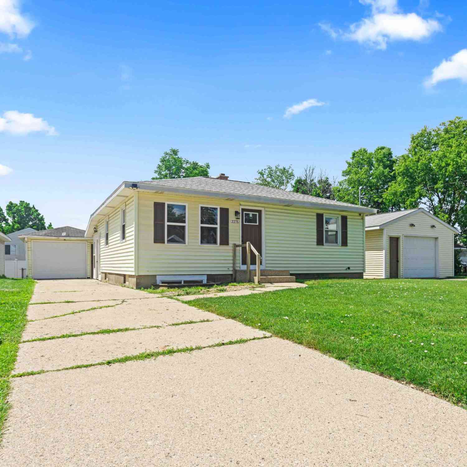 Homes For Sale - 3276 Lombard Street<br/> Grandville, MI 49418