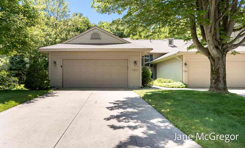 Condo For Sale - 753 Tournament Circle<br/> Muskegon, MI 49444