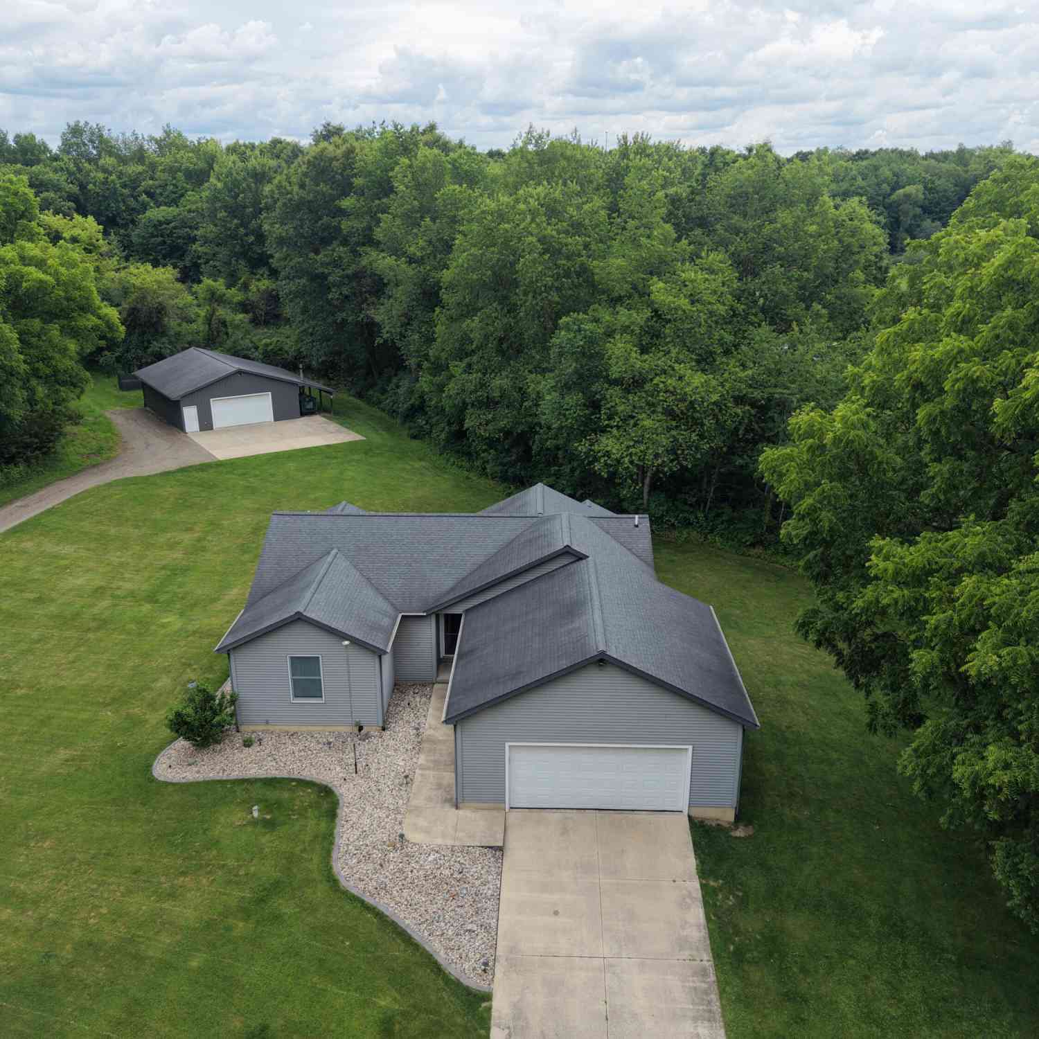 Homes For Sale - 8115 S Jackson Road<br/> Jackson, MI 49201