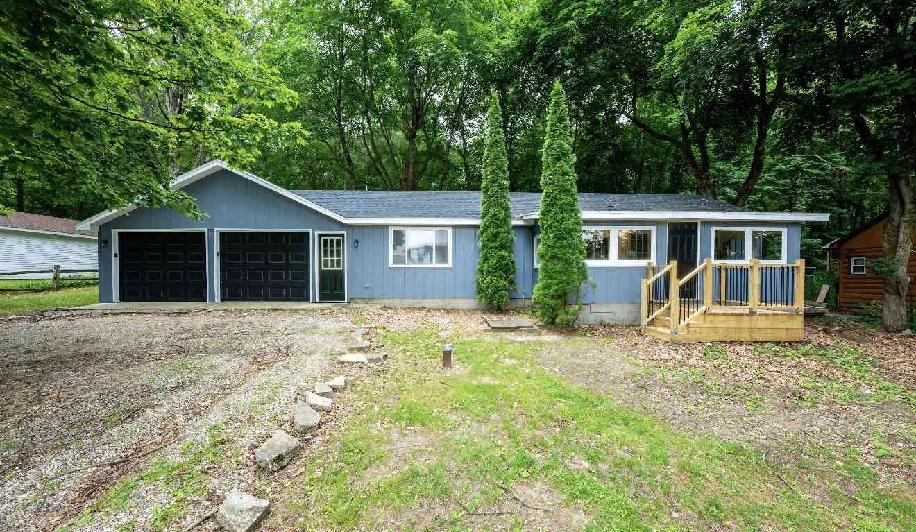 Homes For Sale - 8324 Je Ne Be Drive<br/> Rockford, MI 49341