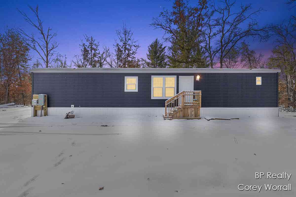 Mobile Home For Sale - 5017 S Sunray Court<br/> Lake County, Idlewild, MI 49642