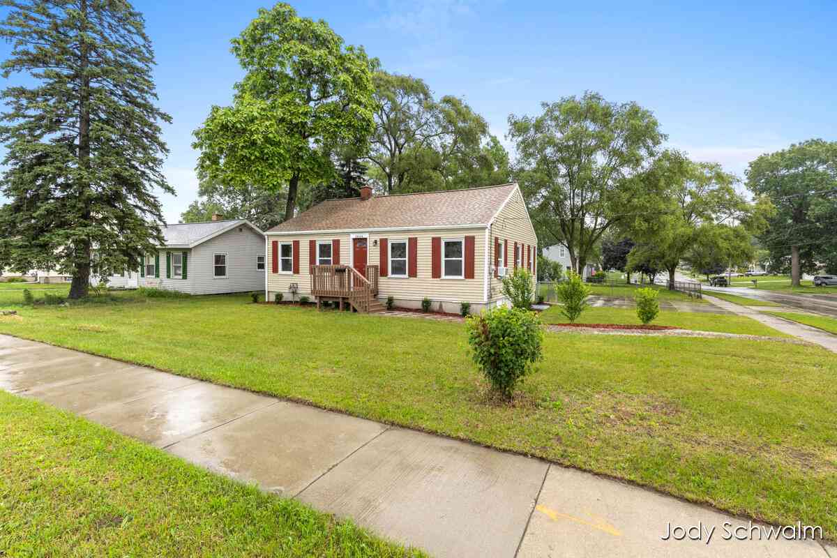 Homes For Sale - 3844 Clyde Park Avenue<br/> Wyoming, MI 49509