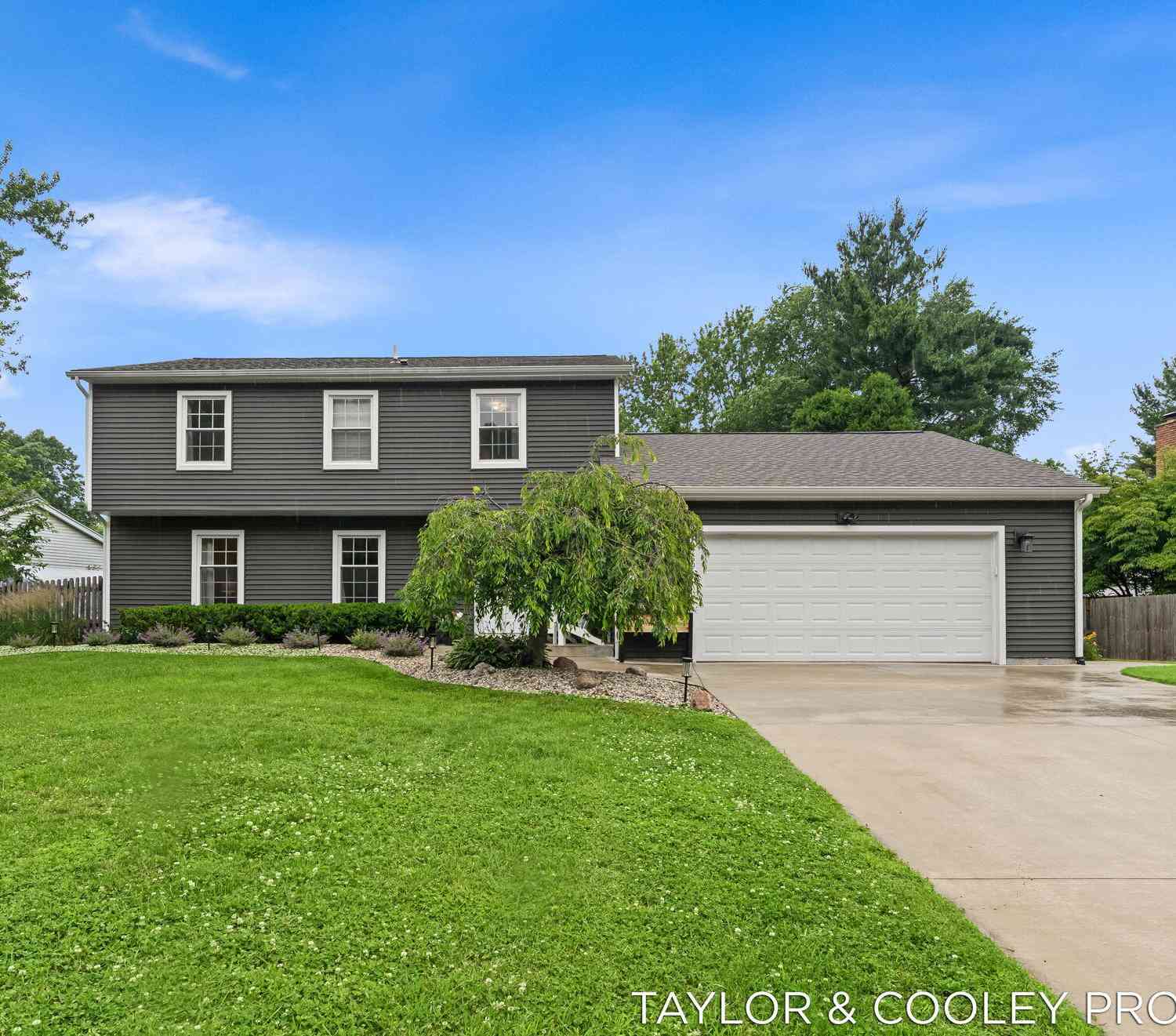 Homes For Sale - 6269 Eagle Ridge Drive<br/> Kalamazoo, MI 49004