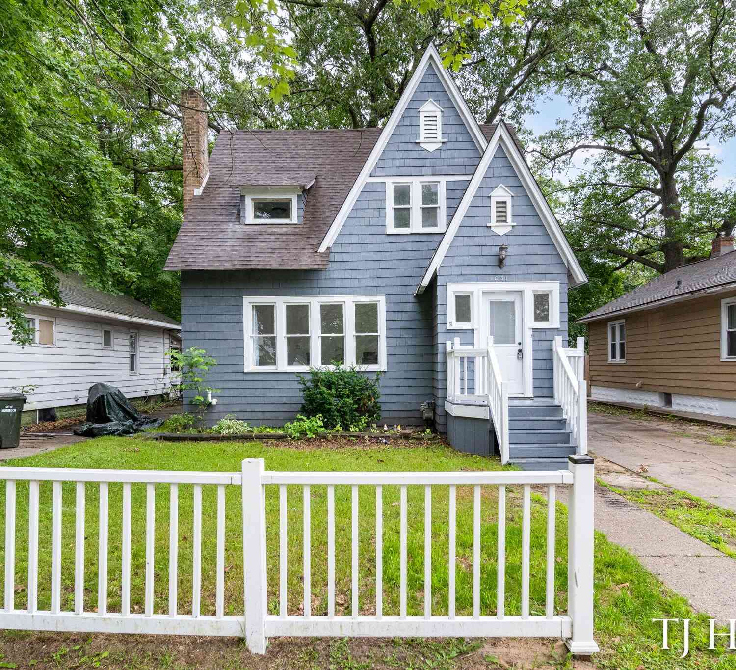 Homes For Sale - 1031 Ada Avenue<br/> Muskegon, MI 49442