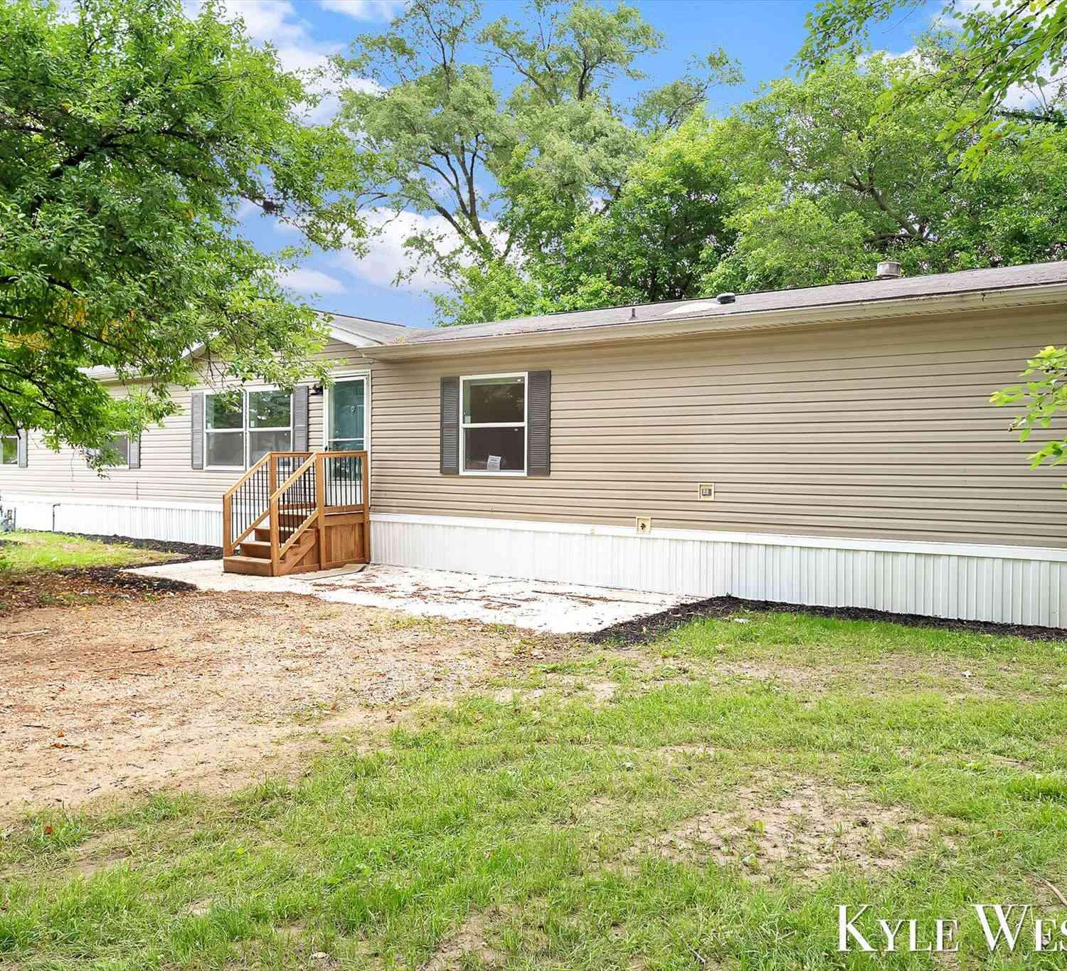 Mobile Home For Sale - 1515 10th Street<br/> Allegan County, Martin, MI 49070