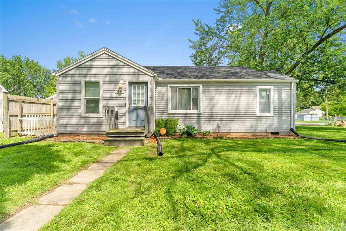 Homes For Sale - 2941 S Deerfield Avenue<br/> Ingham County, Lansing, MI 48911