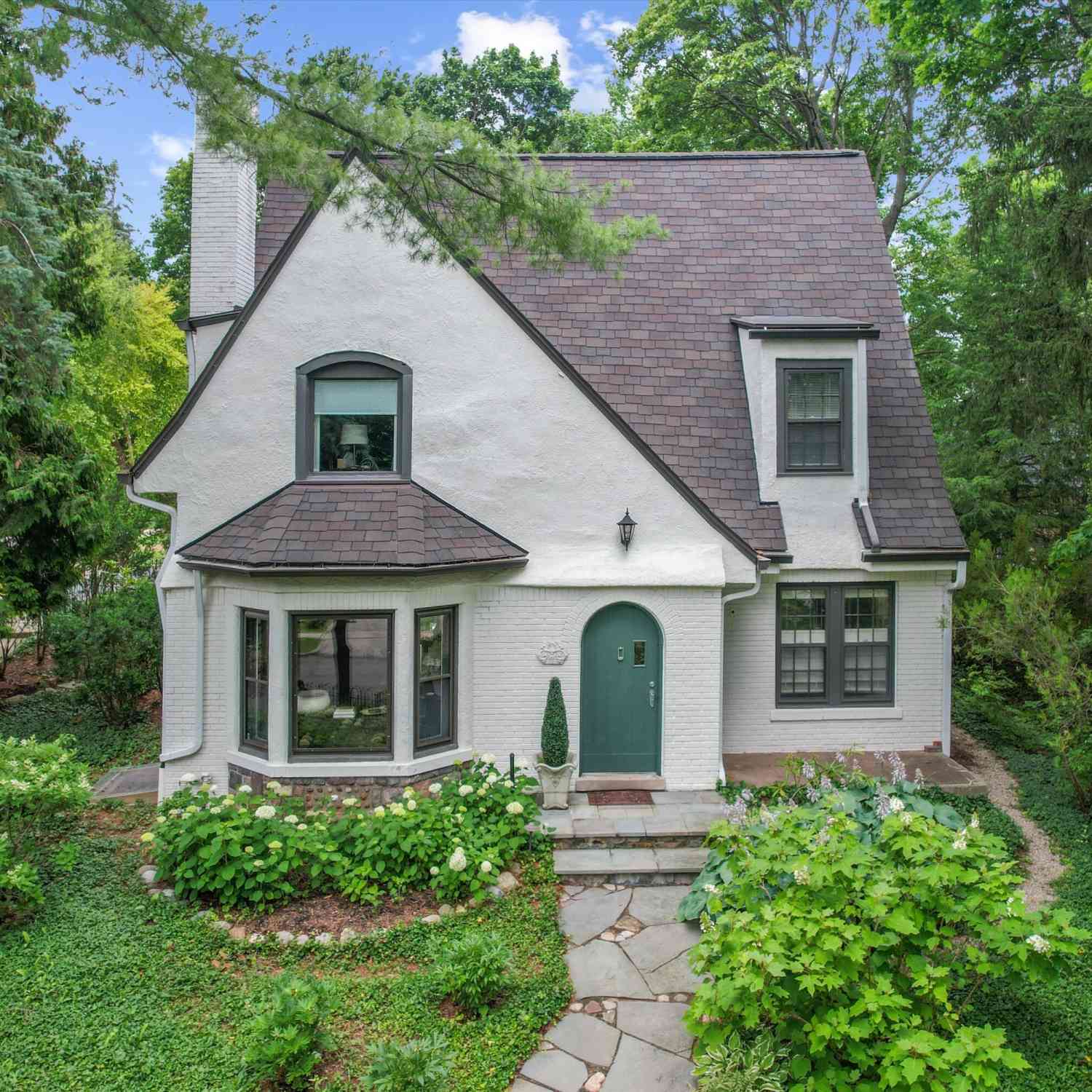 Homes For Sale - 2011 Day Street<br/> Ann Arbor, MI 48104