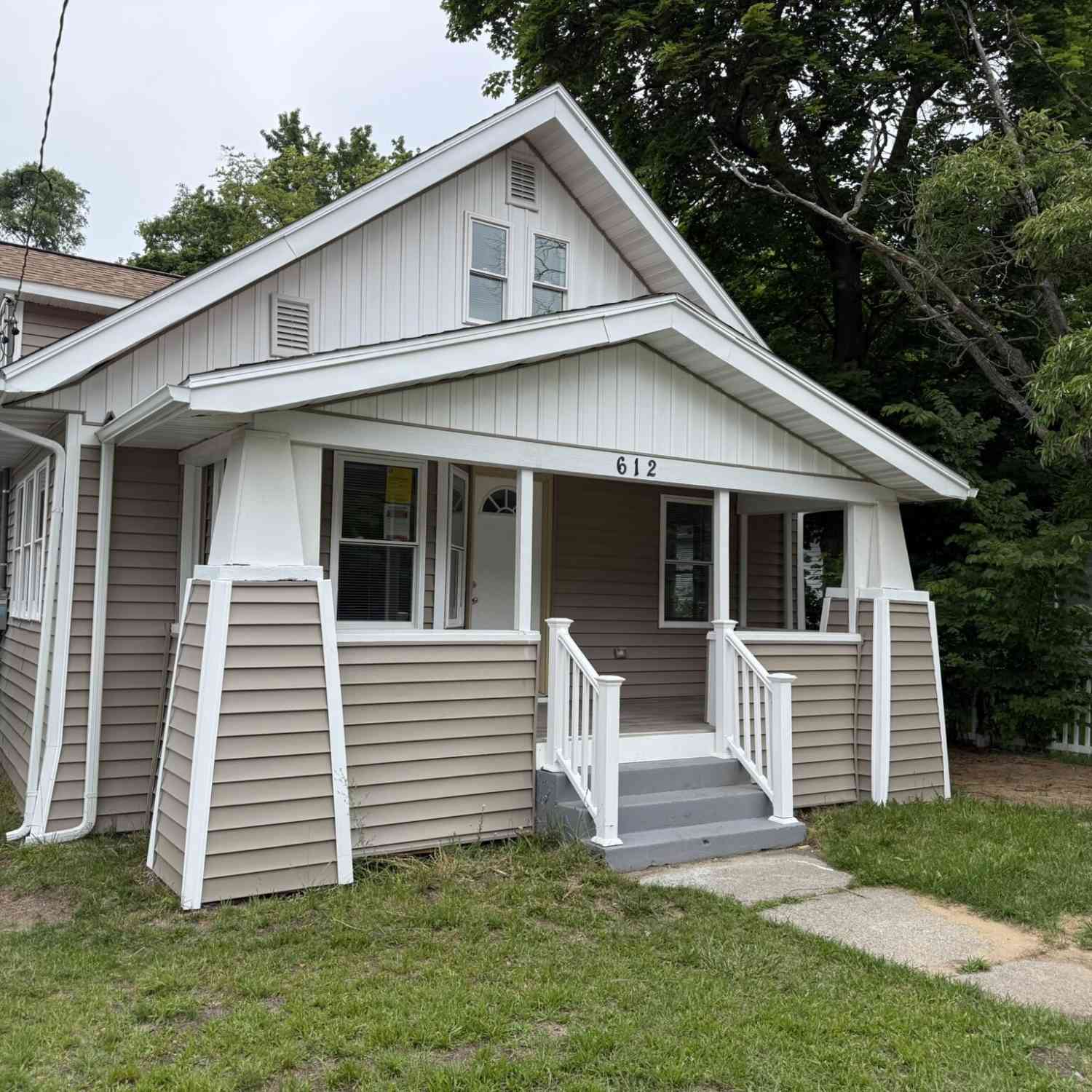 Homes For Sale - 612 Ada Avenue<br/> Muskegon, MI 49442