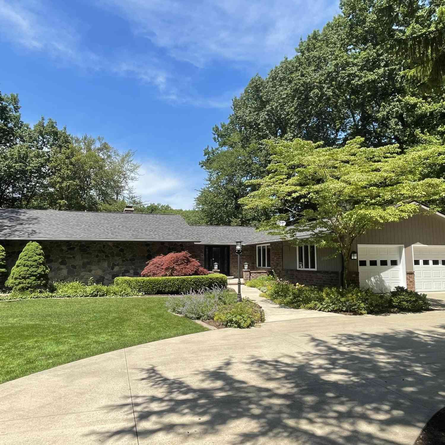 Homes For Sale - 6697 Warren Woods Road<br/> Three Oaks, MI 49128
