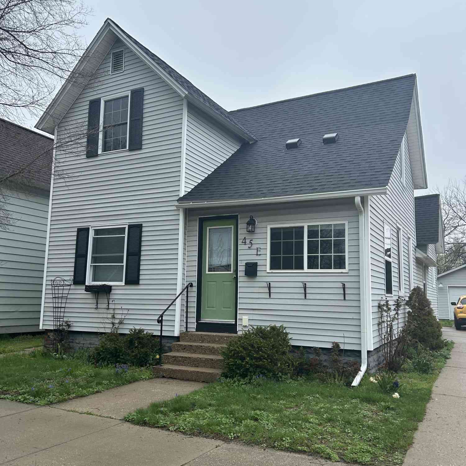Homes For Sale - 45 E 18th Street<br/> Holland, MI 49423