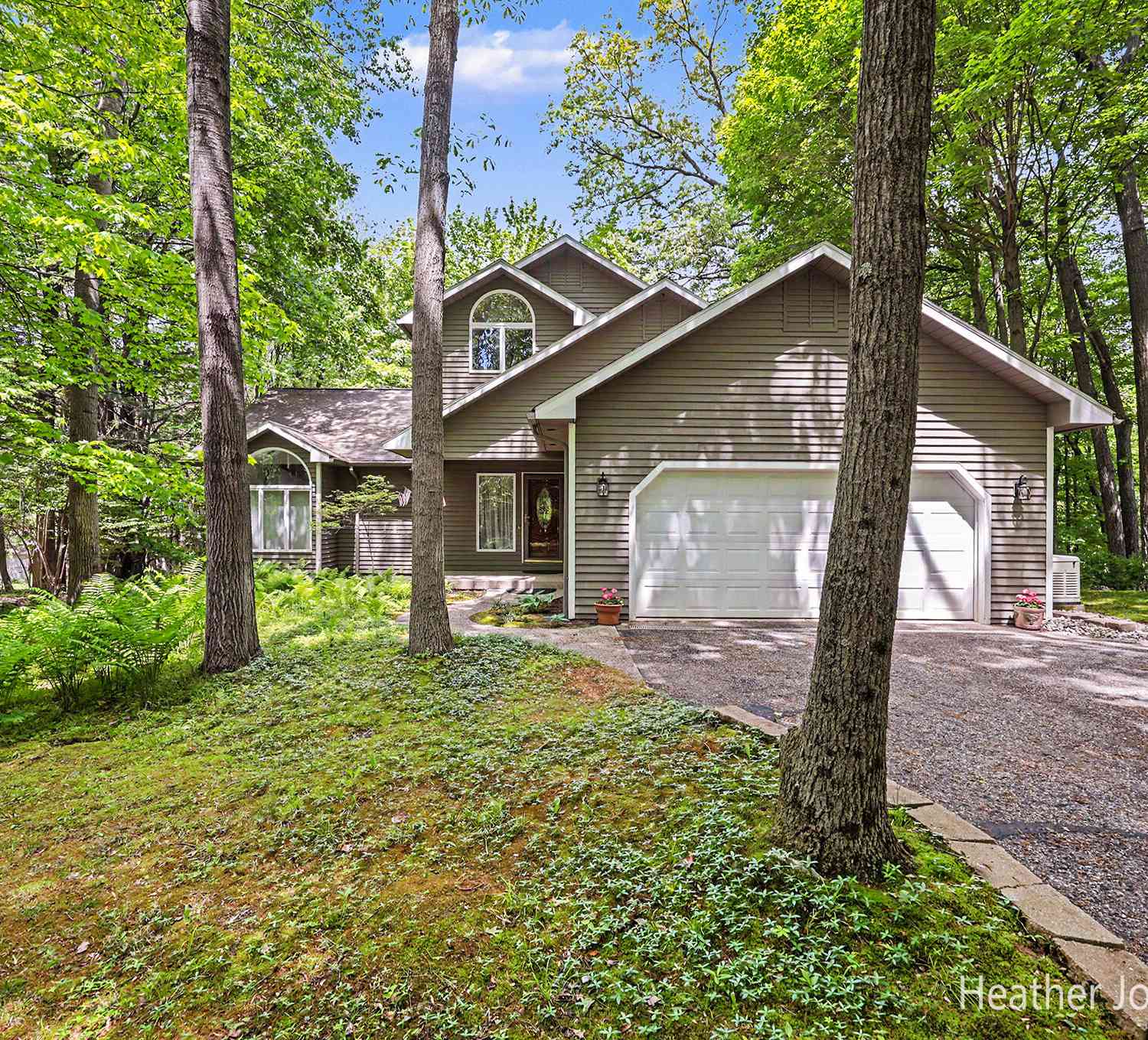 Homes For Sale - 10288 Hathaway Drive<br/> Greenville, MI 48838
