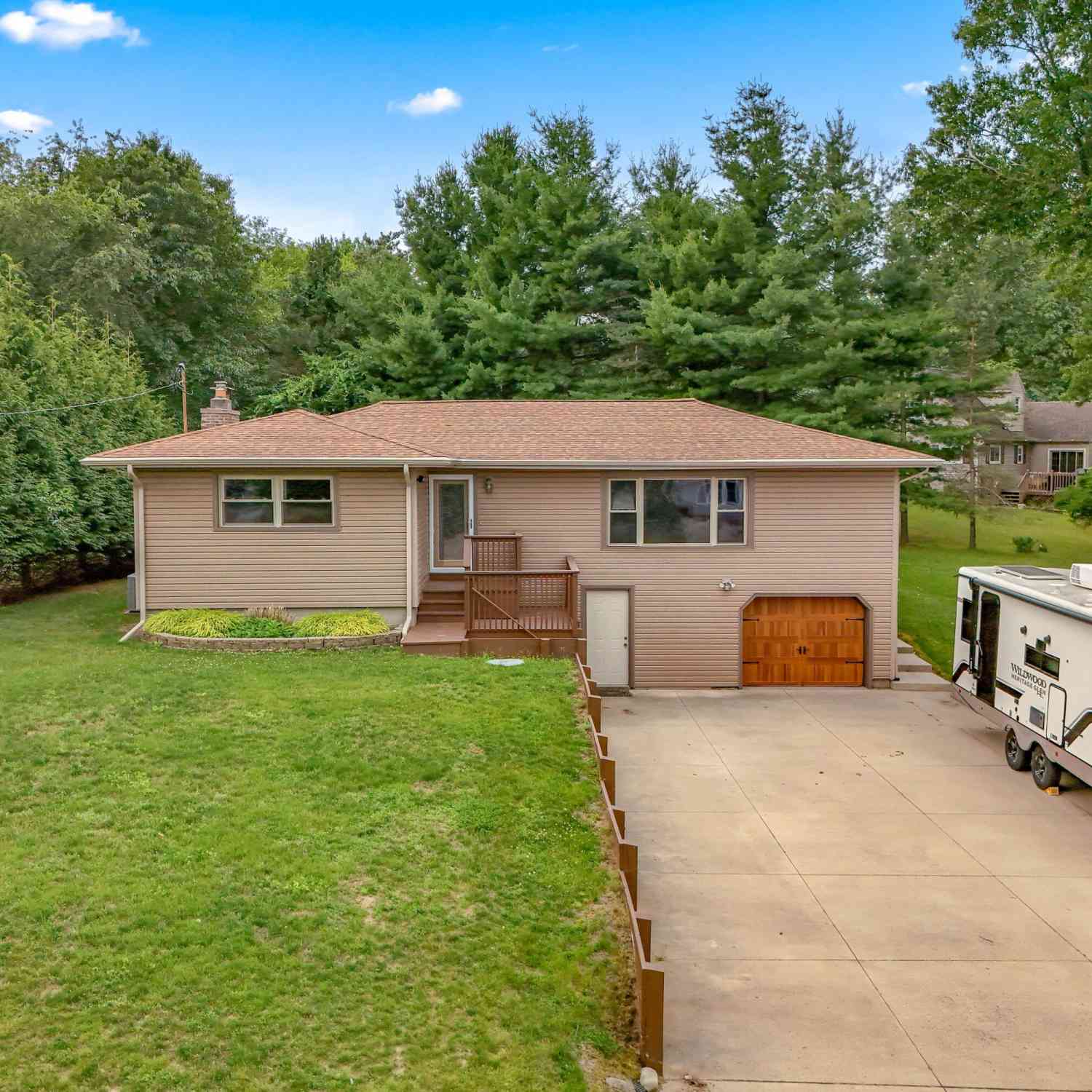 Homes For Sale - 11971 Bradley Drive<br/> Hillsdale County, Jerome, MI 49249