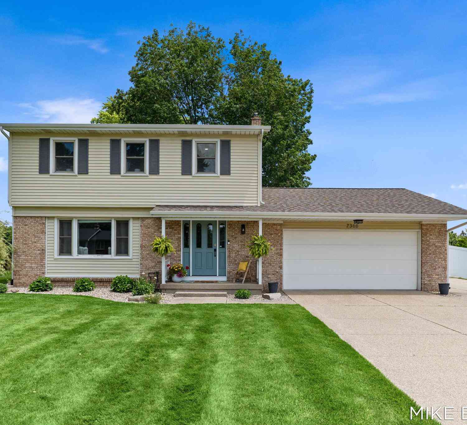 Homes For Sale - 7366 Harmon Lane<br/> Ottawa County, Jenison, MI 49428
