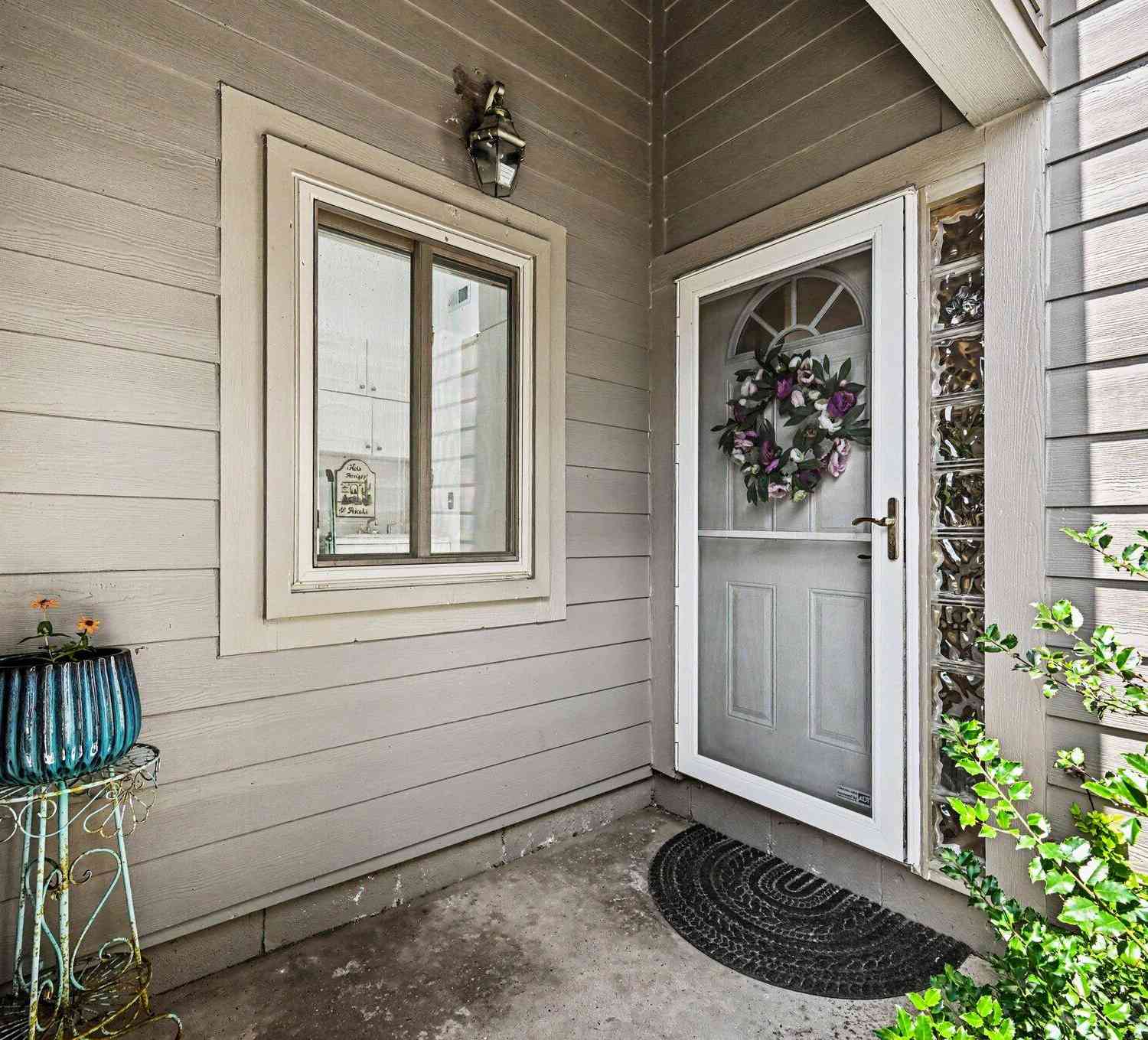 Condo For Sale - 620 Peninsula Court<br/> Ann Arbor, MI 48105
