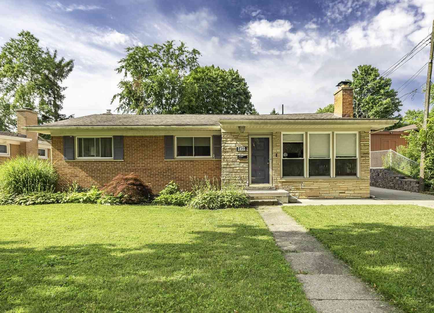 Homes For Sale - 1455 Roosevelt Street<br/> Ypsilanti, MI 48197