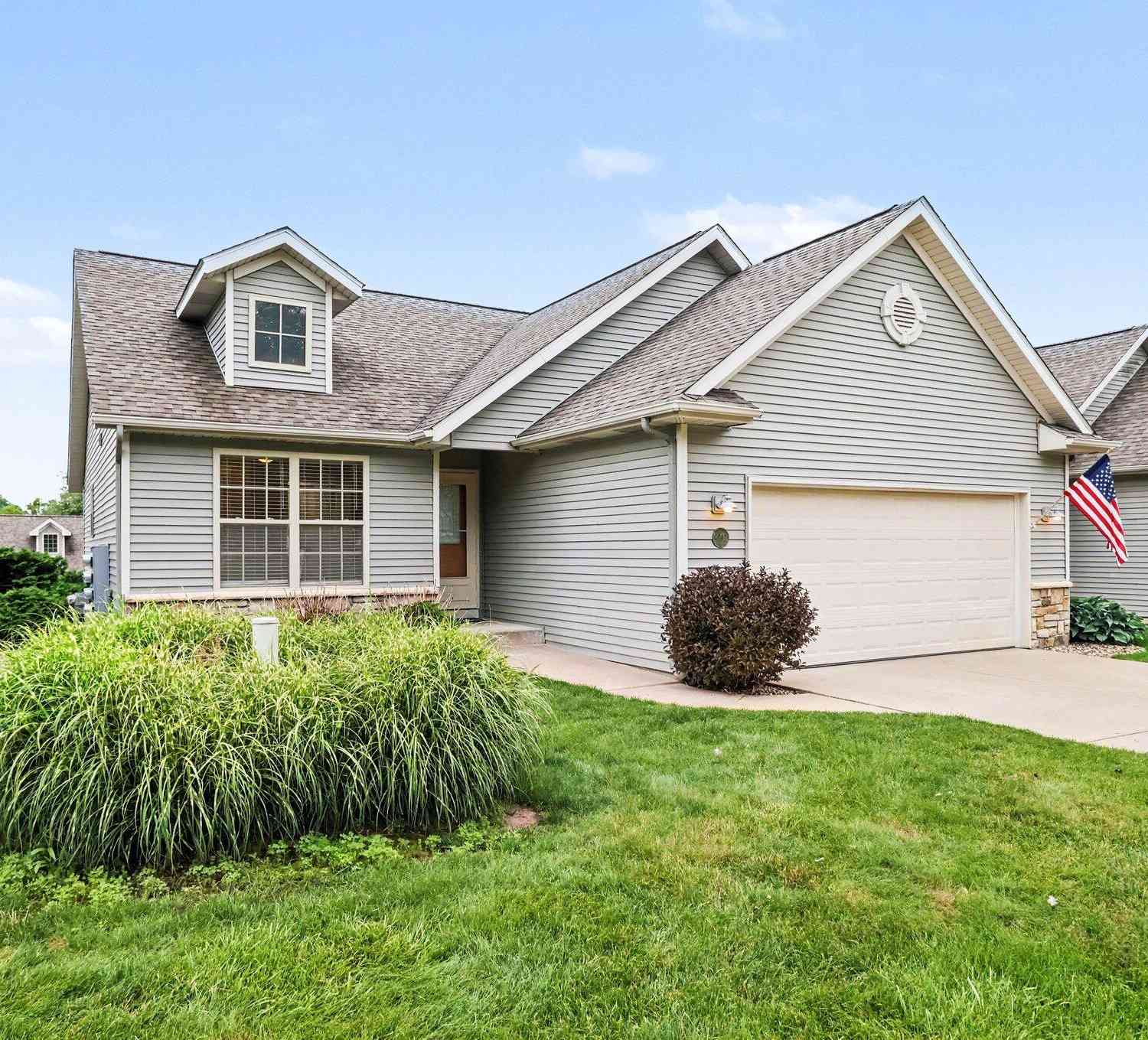 Condo For Sale - 8902 Macywood Lane #5<br/> Richland, MI 49083