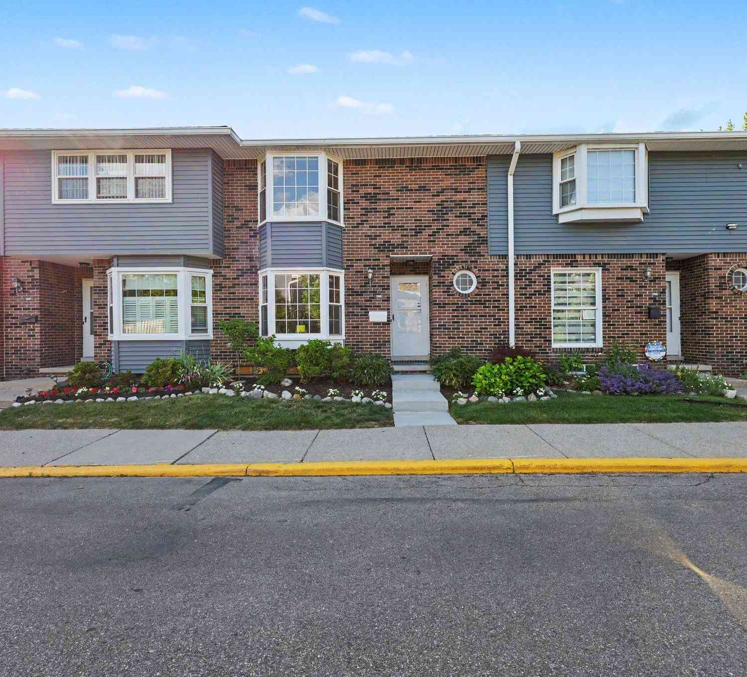 Condo For Sale - 2816 Page Avenue<br/> Ann Arbor, MI 48104