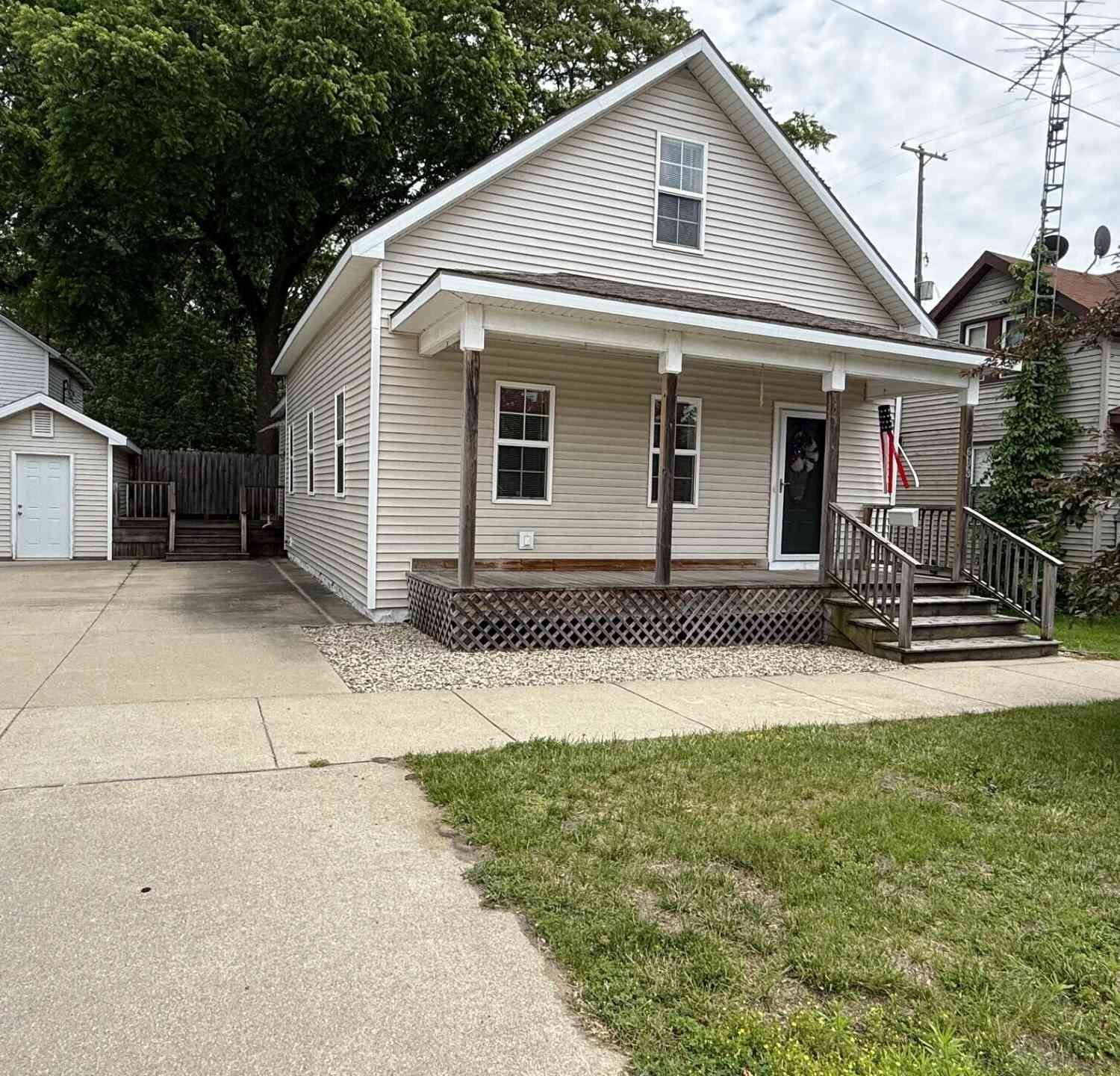 Homes For Sale - 603 S George Street<br/> Ludington, MI 49431