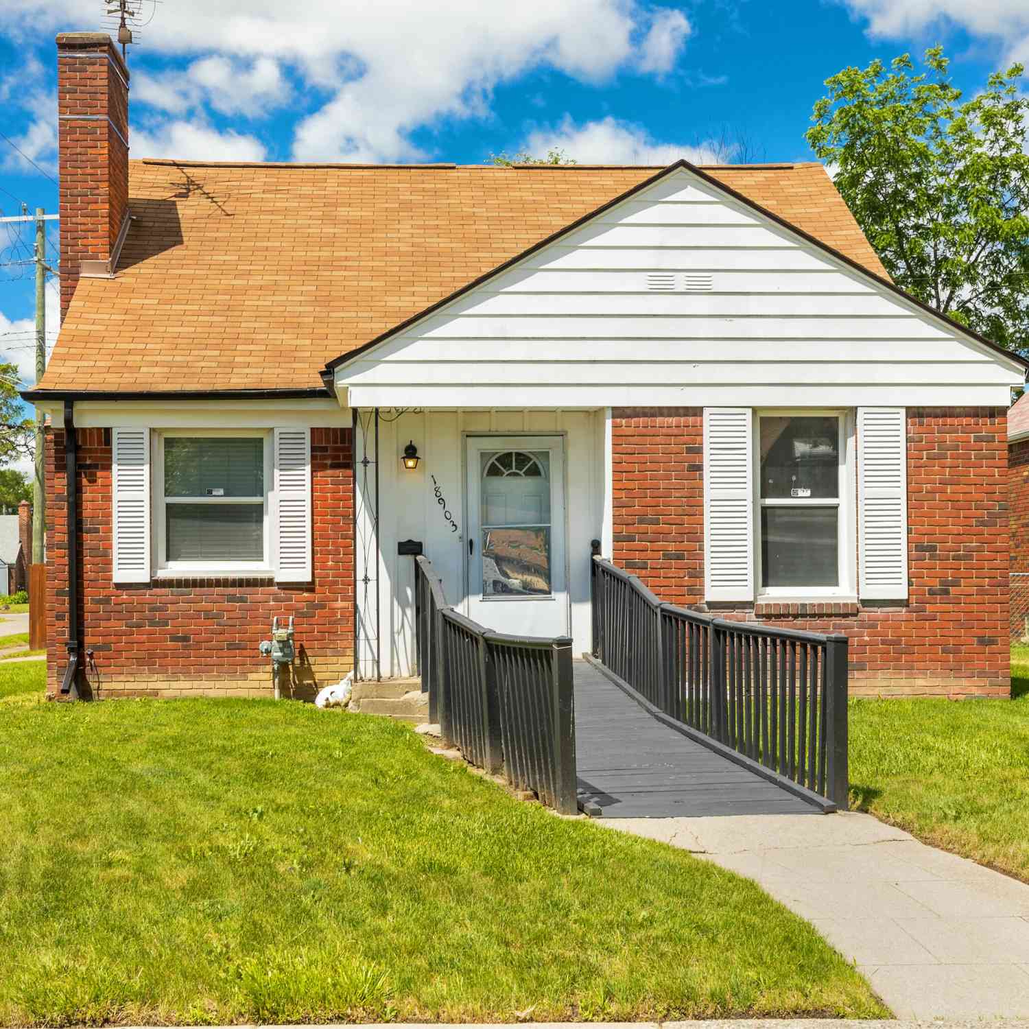 Homes For Sale - 18903 Strathmoor Street<br/> Wayne County, Detroit, MI 48235
