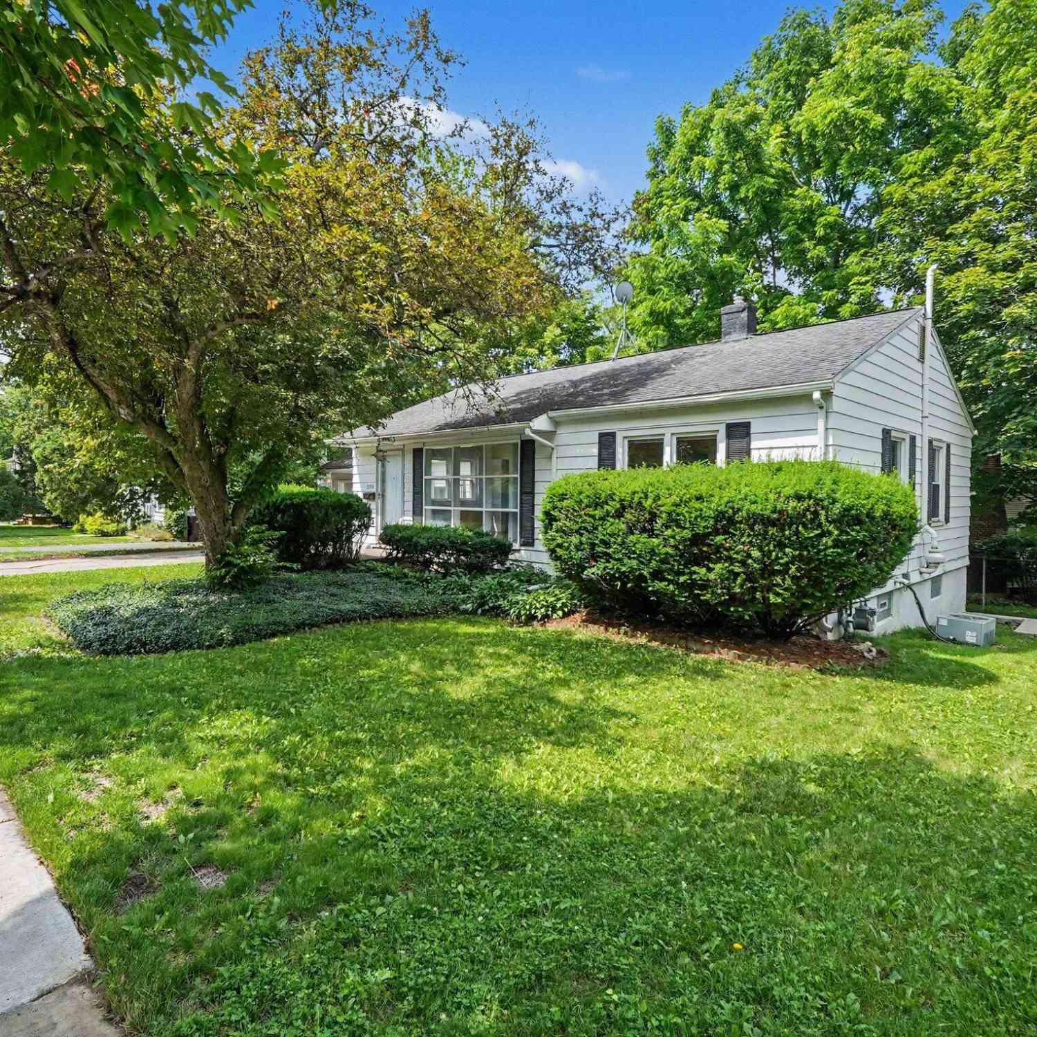 Homes For Sale - 2010 Ferdon Road<br/> Ann Arbor, MI 48104