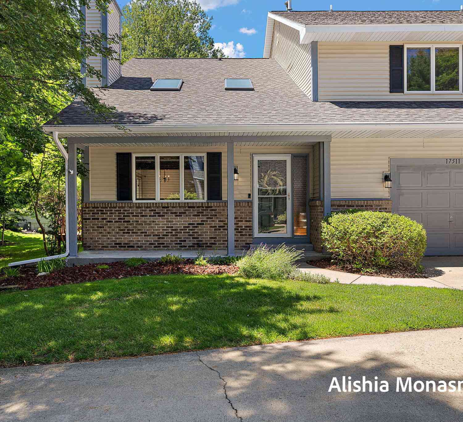 Condo For Sale - 17511 Parkwood Drive #D<br/> Ottawa County, Spring Lake, MI 49456